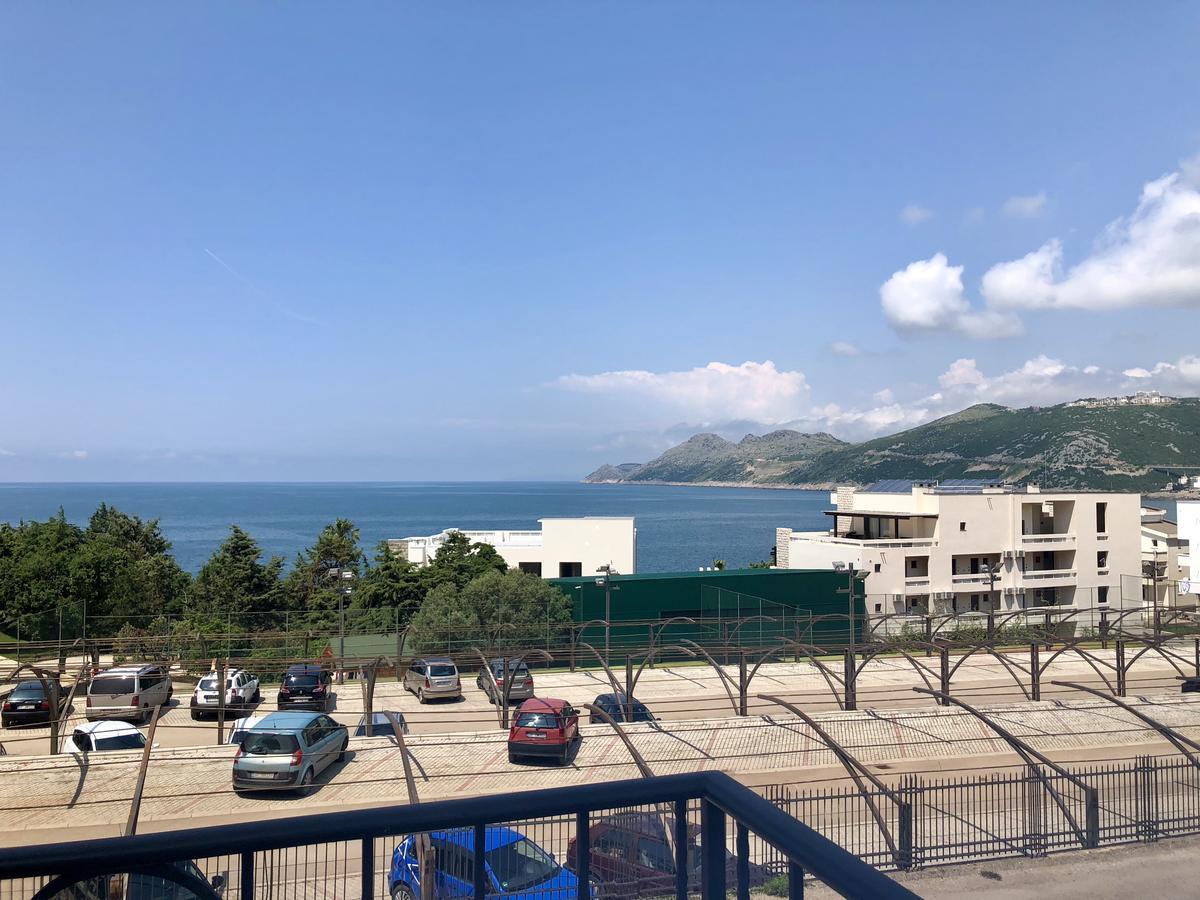Sun&Sea Apartment Dobra Voda Bagian luar foto