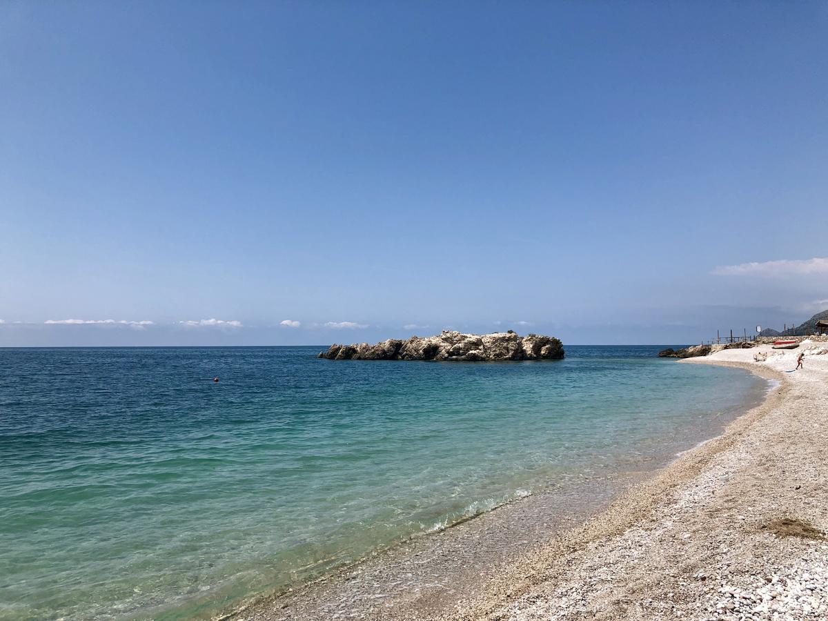 Sun&Sea Apartment Dobra Voda Bagian luar foto