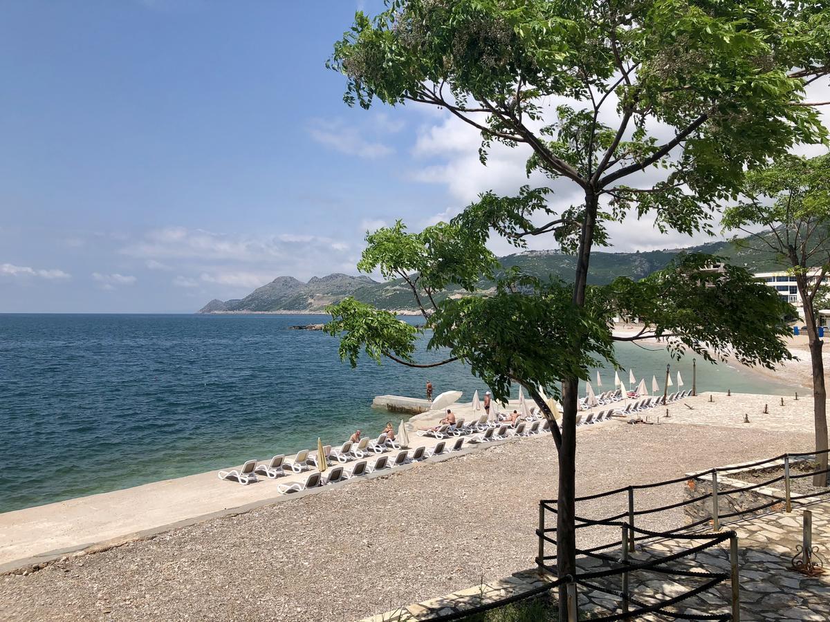 Sun&Sea Apartment Dobra Voda Bagian luar foto